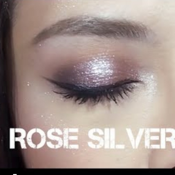 🌟🧚♀️LOVE YOURSELF MAC RARE Dazzleshadow Eyeshadow NWT - Picture 5 of 8